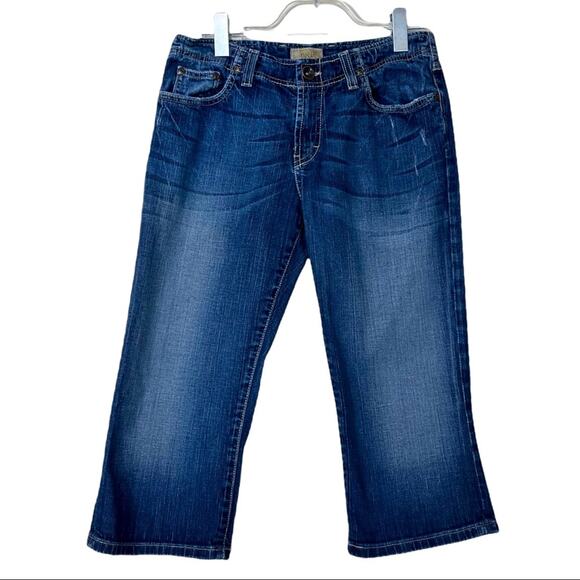 BKE Capri 9" Mid Rise Jeans Slim Fit Crop Capri Medium Blue Women's Size 29 - Picture 1 of 8